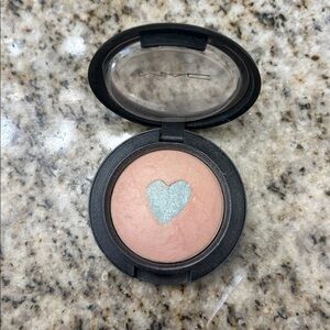 MAC Cosmetics Mineralize Blush in "Miss Behave"